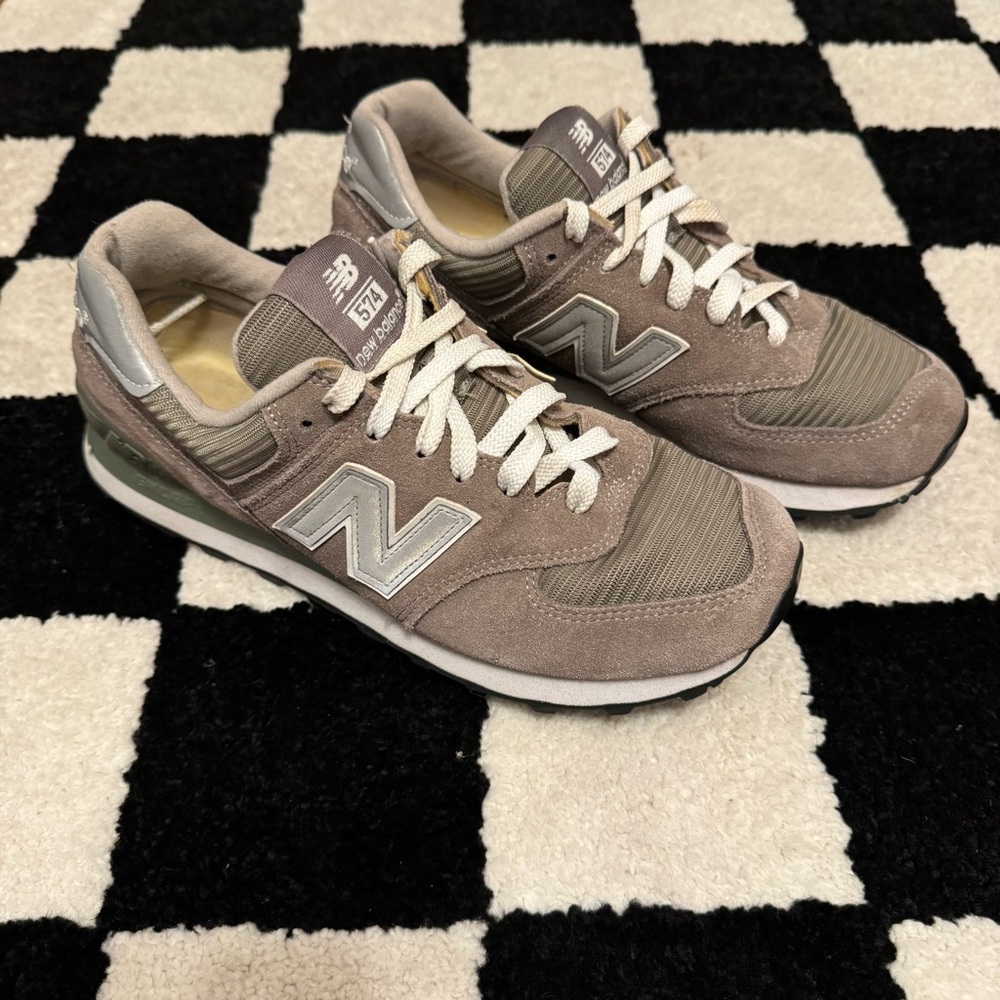 New Balance 574 Men's Taupe and Silver Sneakers Size 8.5 NO INSOLES